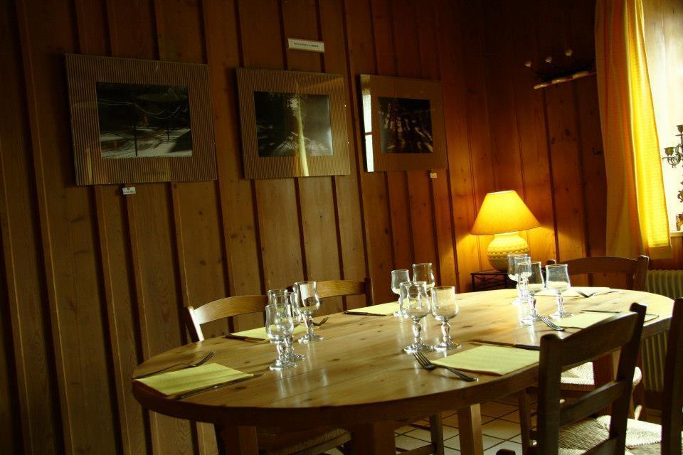 Auberge De La Perdrix Hauterive-la-Fresse Esterno foto