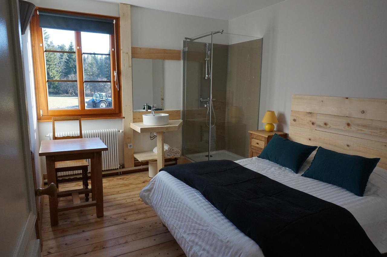 Auberge De La Perdrix Hauterive-la-Fresse Esterno foto