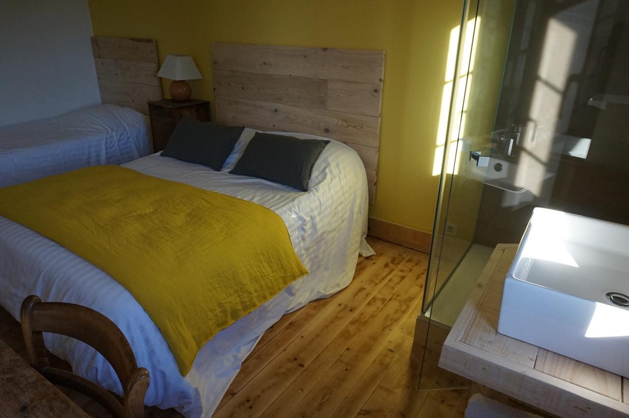 Auberge De La Perdrix Hauterive-la-Fresse Esterno foto