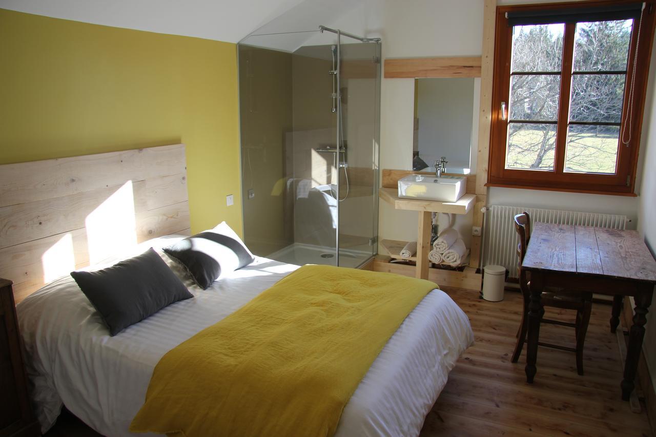 Auberge De La Perdrix Hauterive-la-Fresse Esterno foto