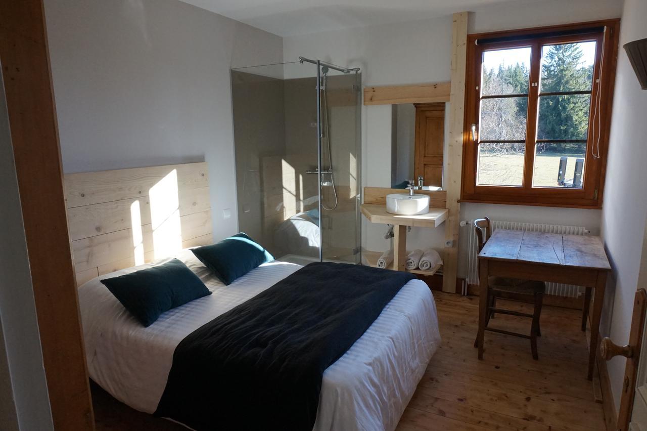 Auberge De La Perdrix Hauterive-la-Fresse Esterno foto