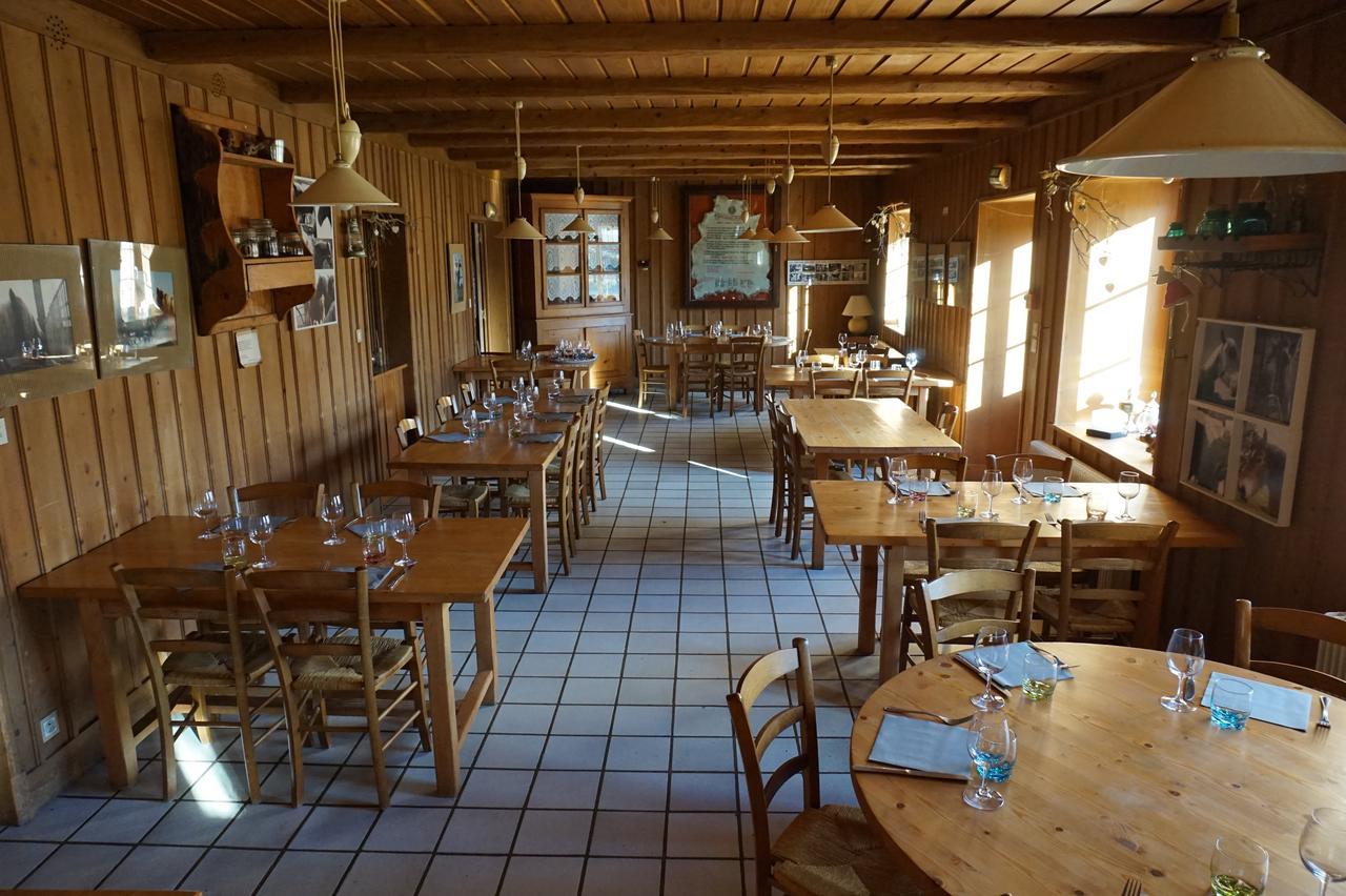 Auberge De La Perdrix Hauterive-la-Fresse Esterno foto