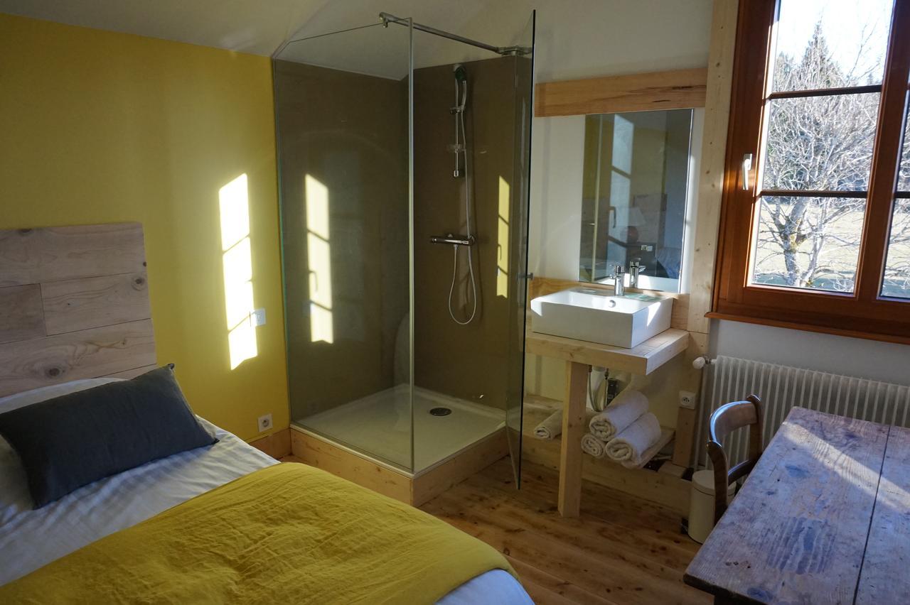 Auberge De La Perdrix Hauterive-la-Fresse Esterno foto