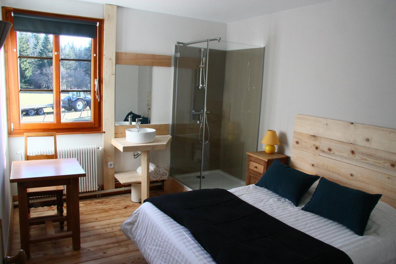 Auberge De La Perdrix Hauterive-la-Fresse Esterno foto