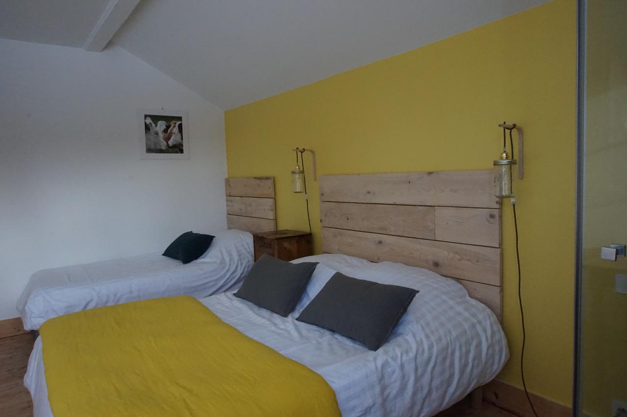 Auberge De La Perdrix Hauterive-la-Fresse Esterno foto