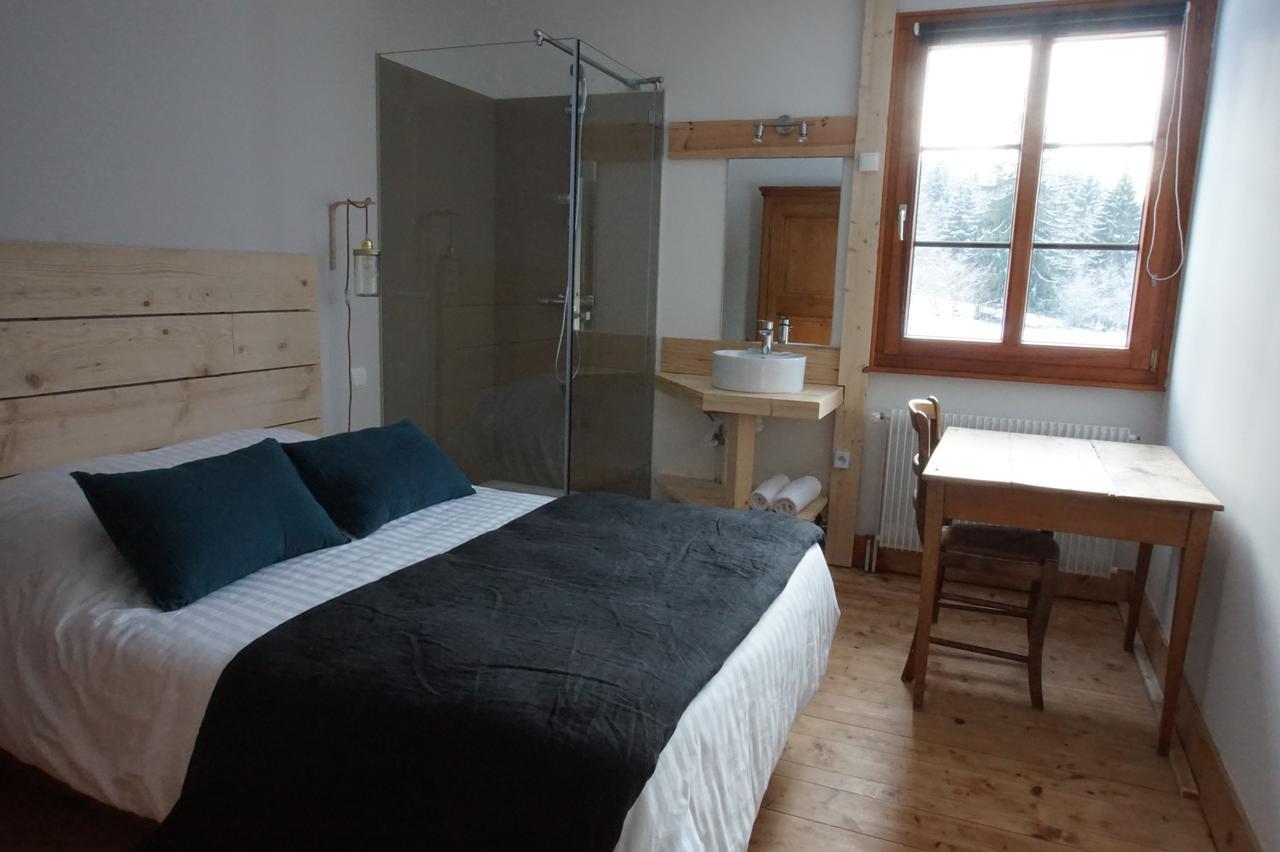 Auberge De La Perdrix Hauterive-la-Fresse Esterno foto