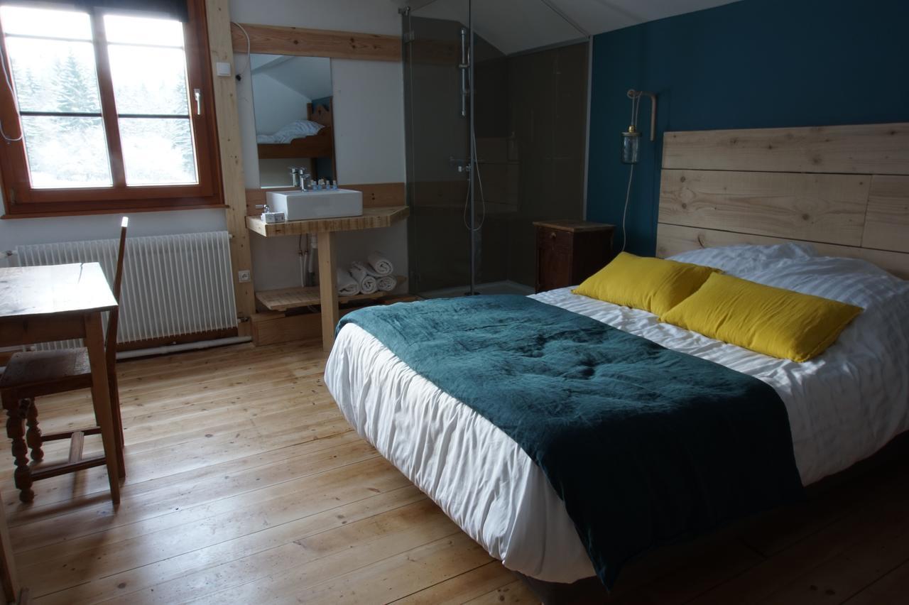 Auberge De La Perdrix Hauterive-la-Fresse Esterno foto