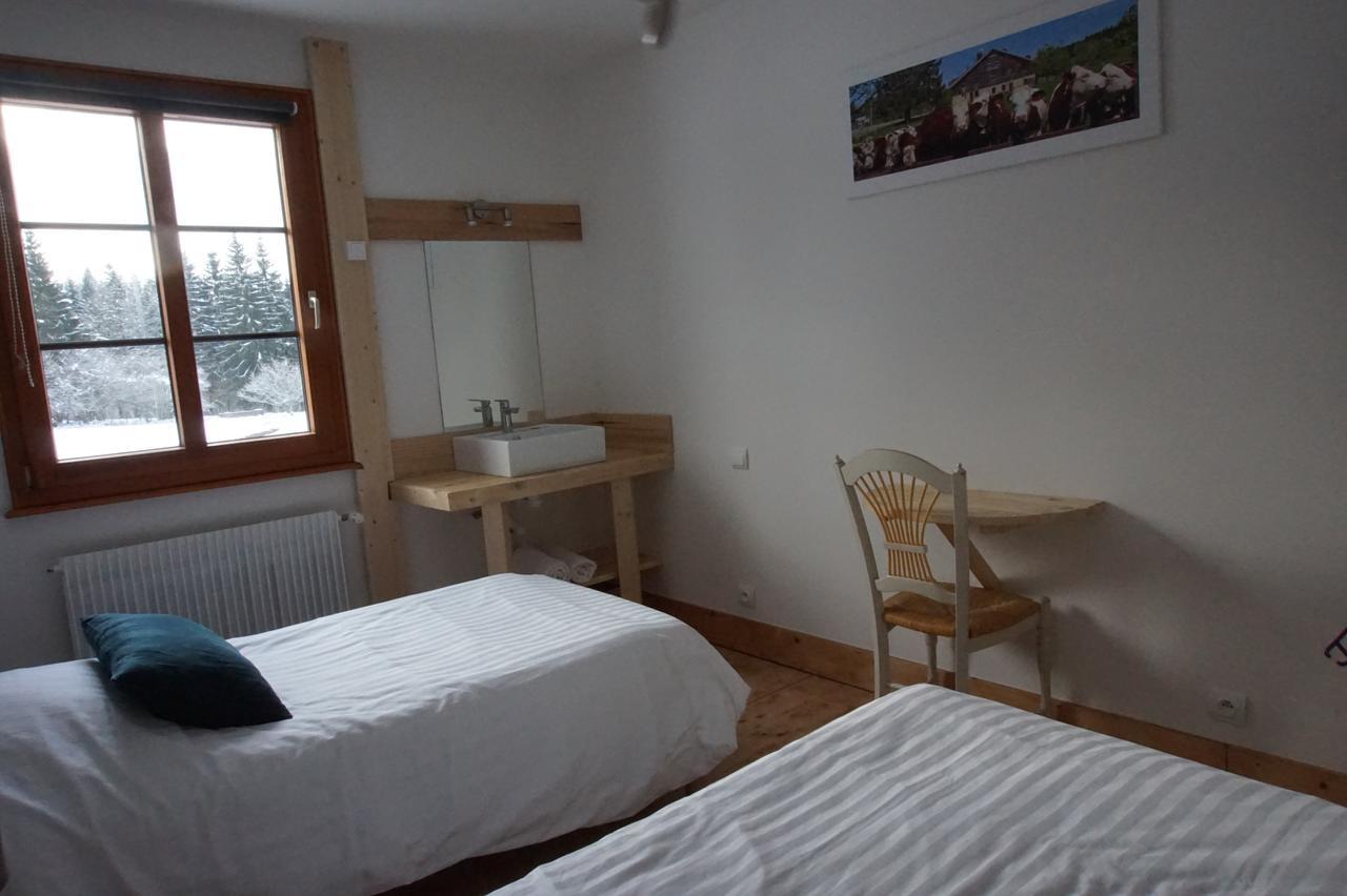 Auberge De La Perdrix Hauterive-la-Fresse Esterno foto