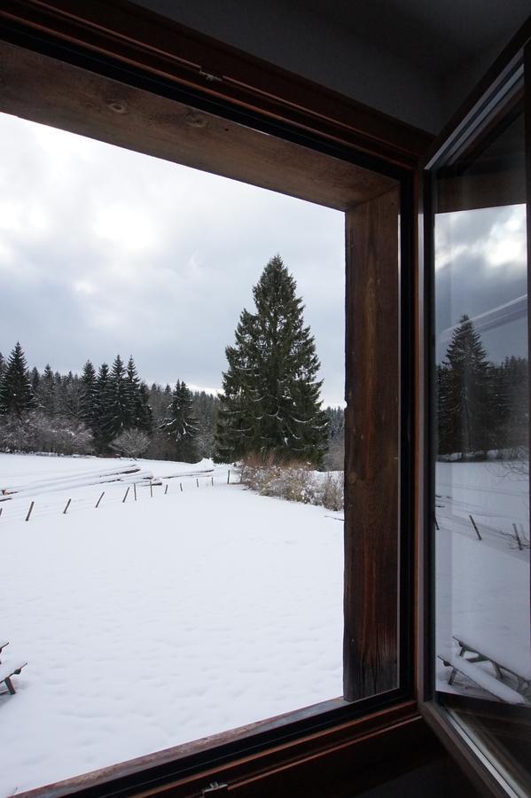 Auberge De La Perdrix Hauterive-la-Fresse Esterno foto