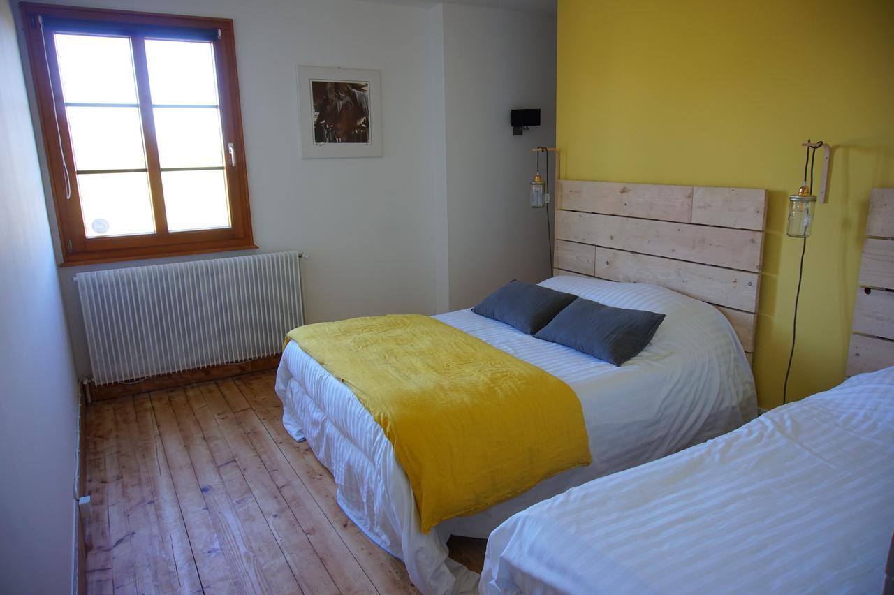 Auberge De La Perdrix Hauterive-la-Fresse Esterno foto