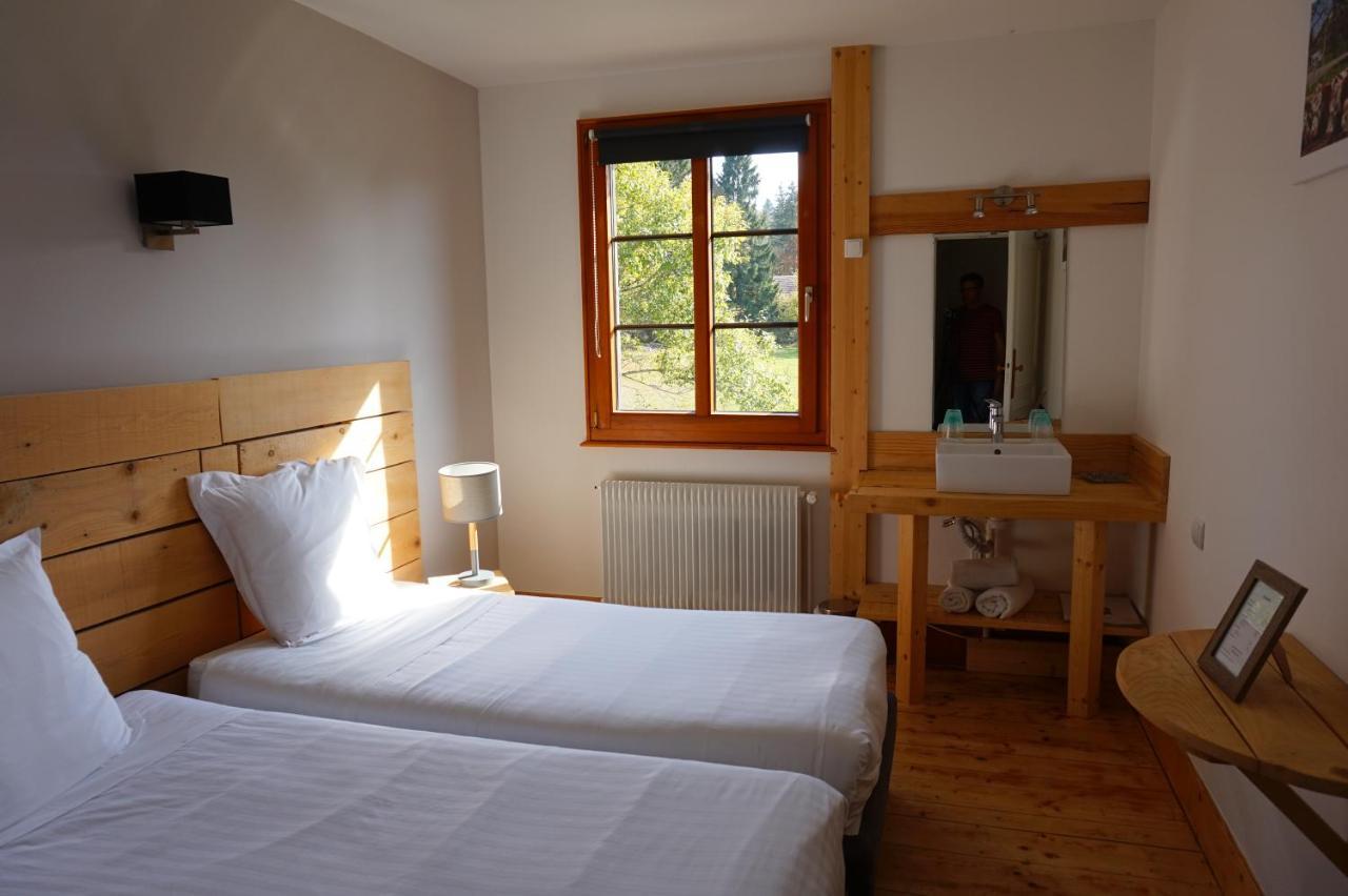 Auberge De La Perdrix Hauterive-la-Fresse Esterno foto