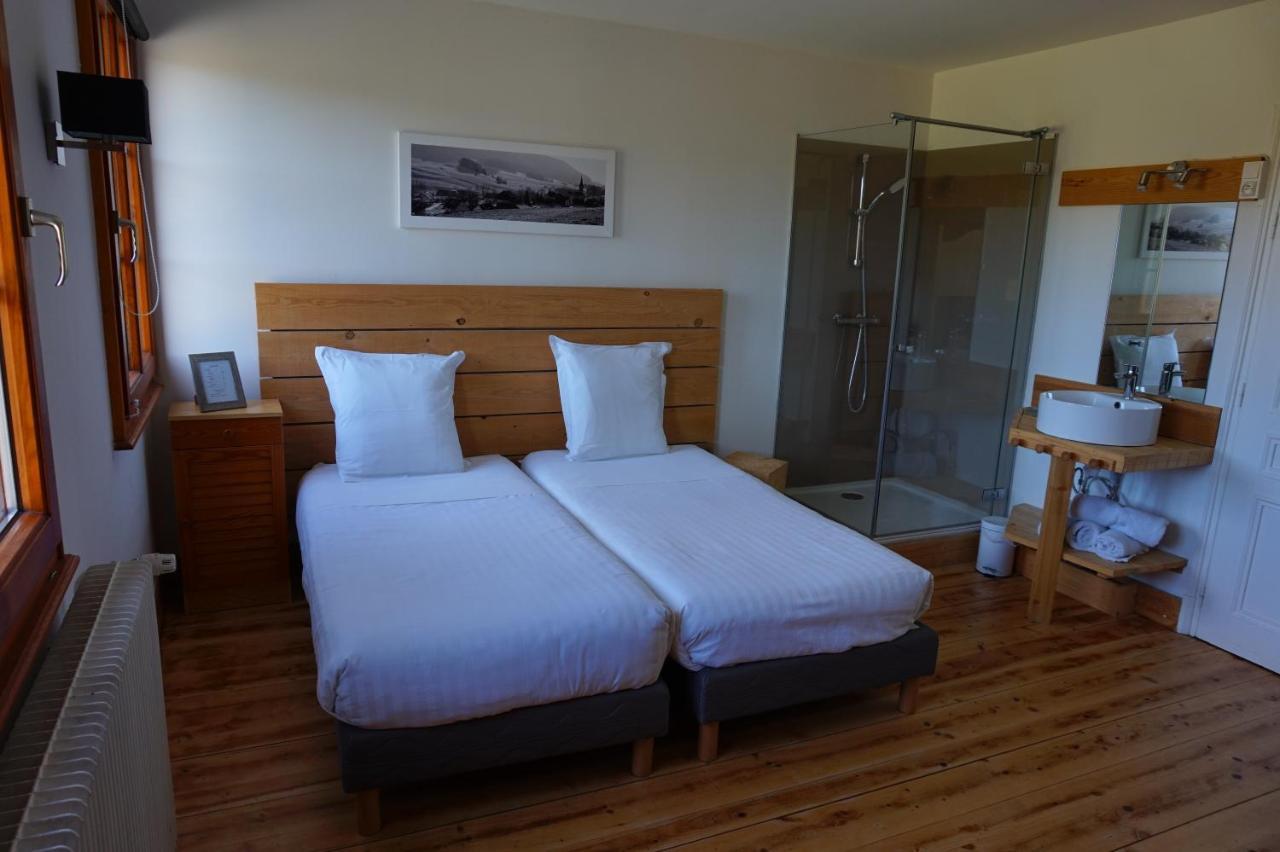 Auberge De La Perdrix Hauterive-la-Fresse Esterno foto