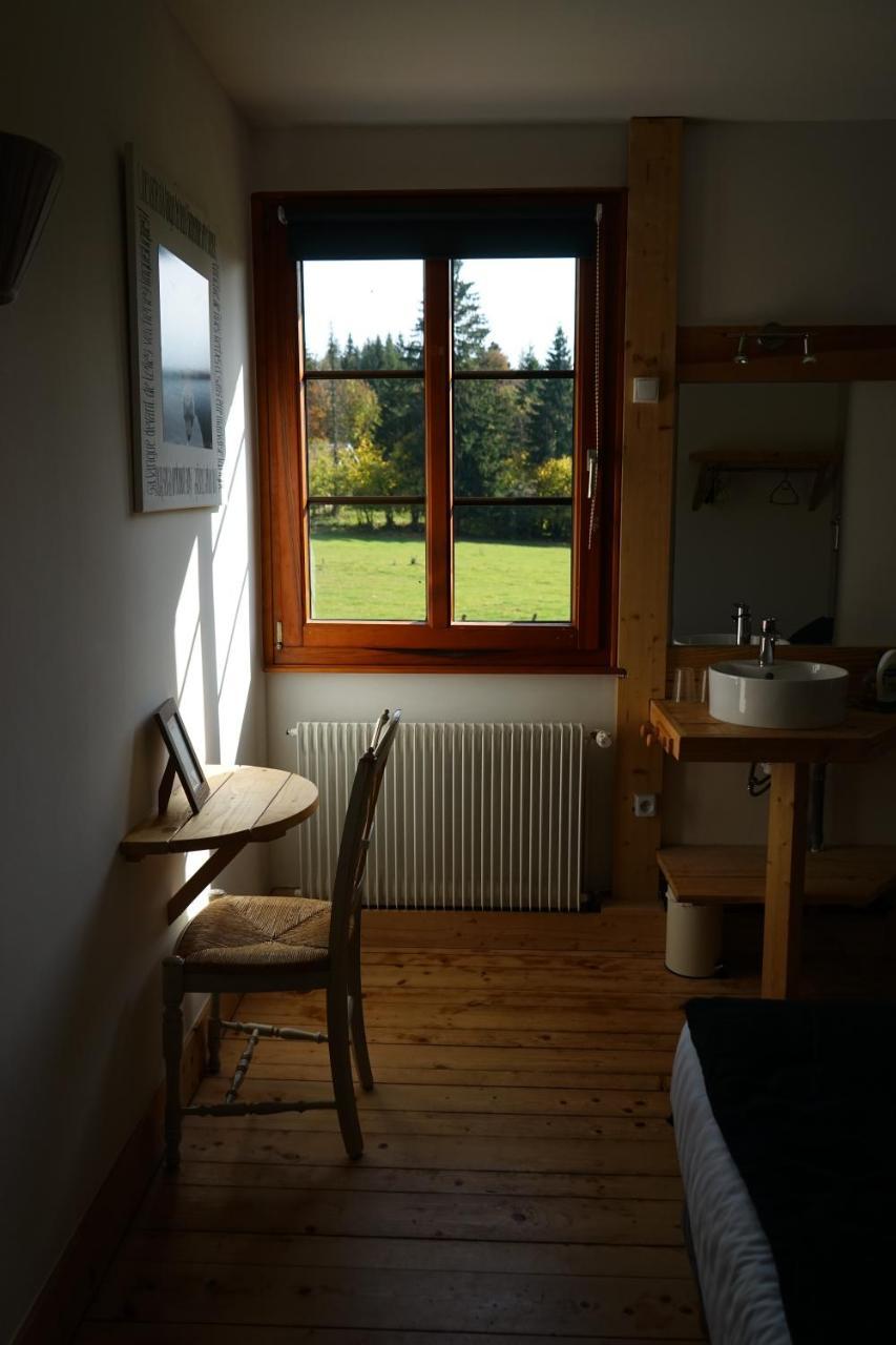 Auberge De La Perdrix Hauterive-la-Fresse Esterno foto