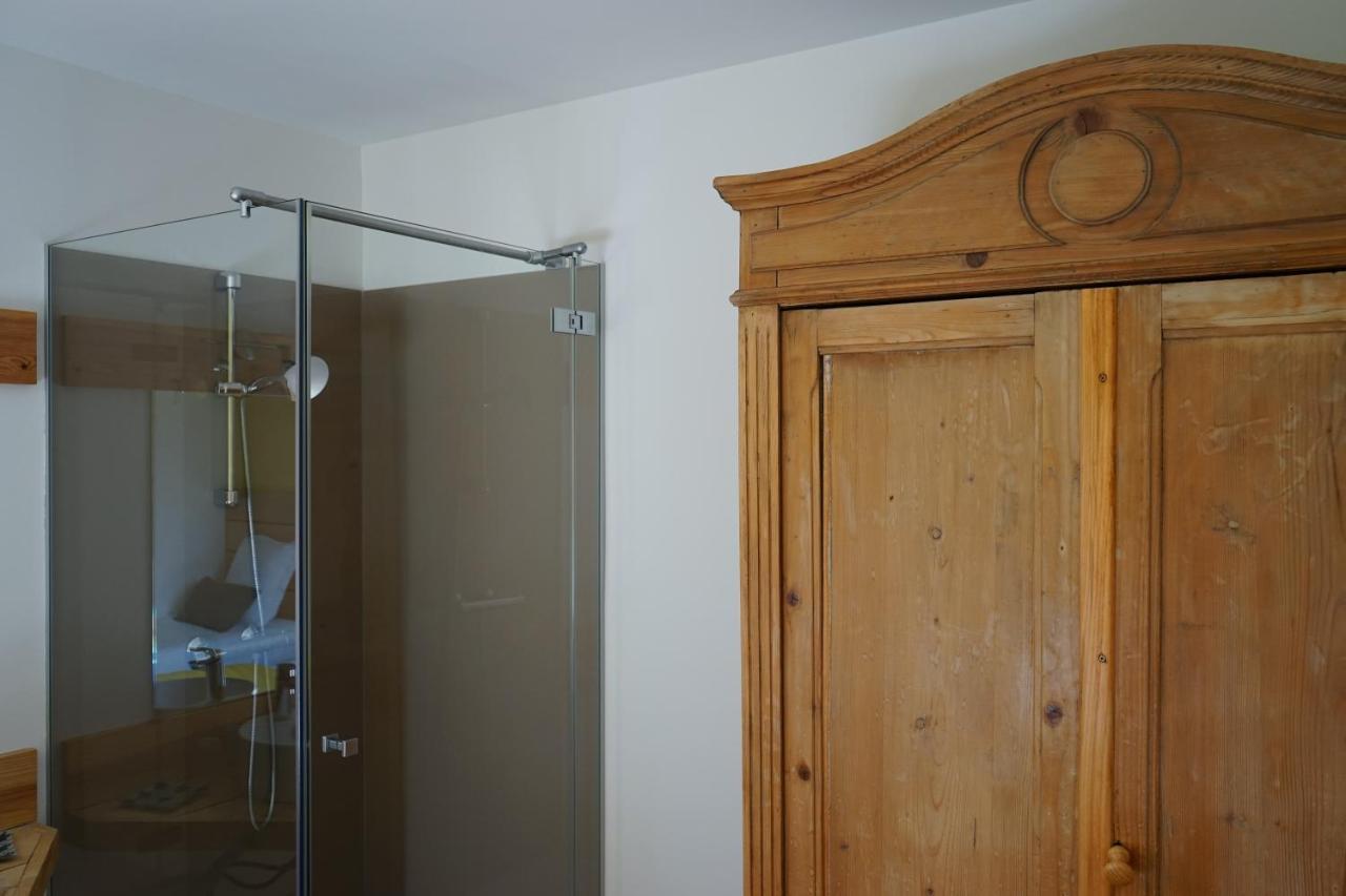 Auberge De La Perdrix Hauterive-la-Fresse Esterno foto