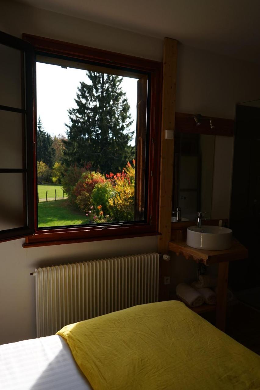 Auberge De La Perdrix Hauterive-la-Fresse Esterno foto