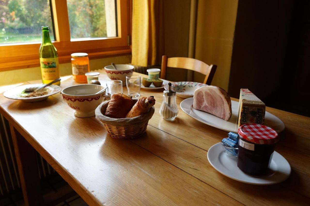 Auberge De La Perdrix Hauterive-la-Fresse Esterno foto