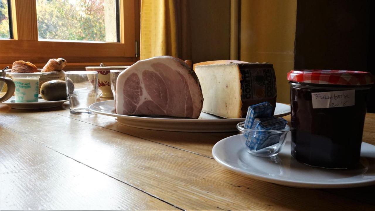 Auberge De La Perdrix Hauterive-la-Fresse Esterno foto
